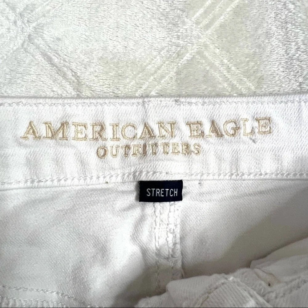 Y2K American Eagle High Rise Distressed Frayed White Denim Jean Mini Skirt Sz 2